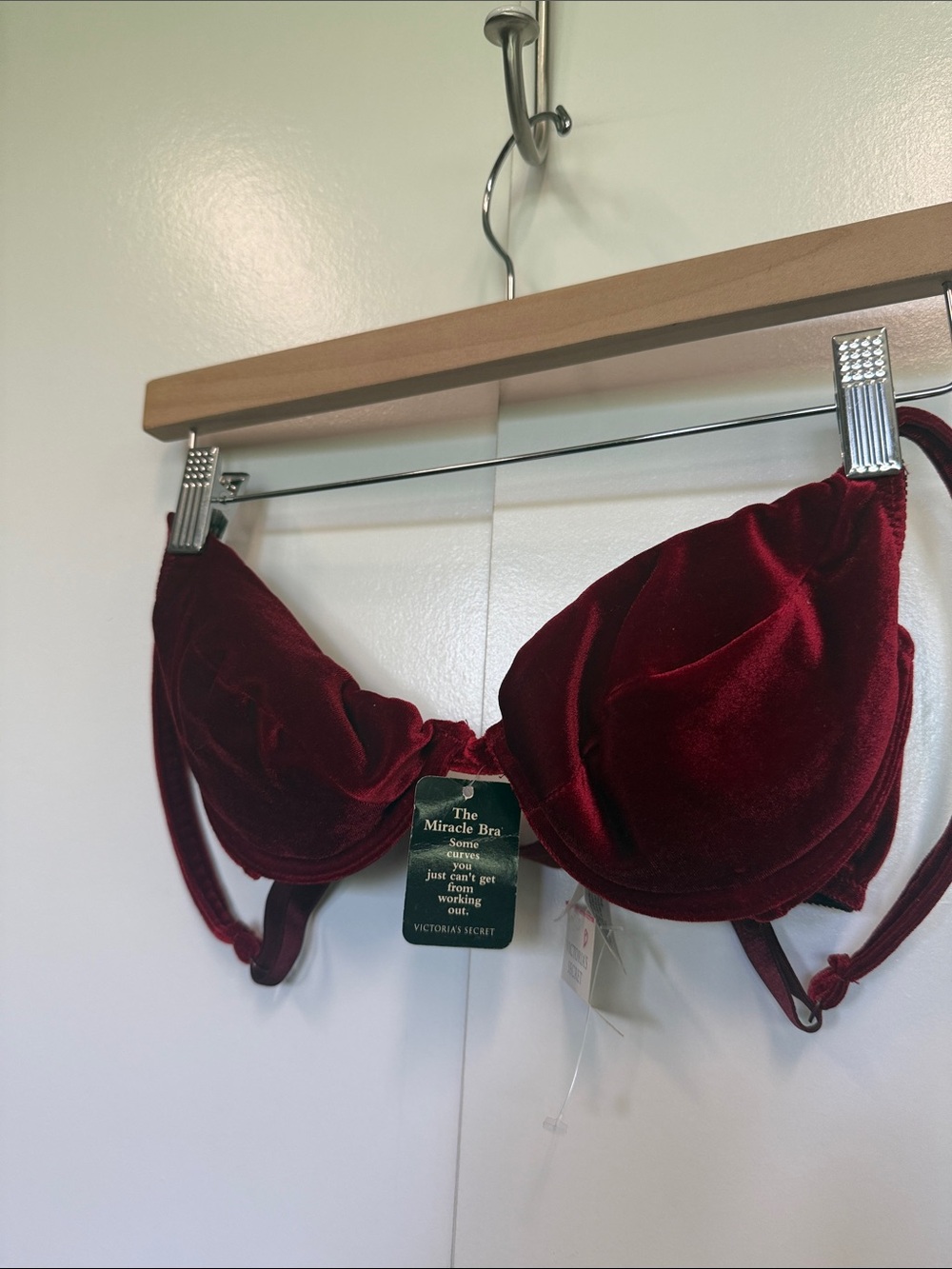 New Victoria's Secret Velvet miracle  Bra - holidays, sexy, gift